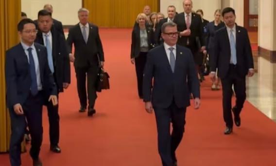 现在终于看明白了，芬兰这次访华的主要目的不是跟中国做生意，而是来寻找秩序。 