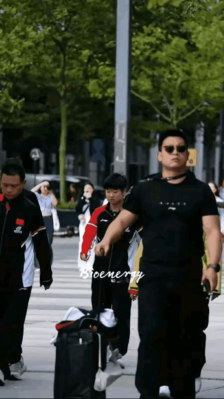 2026莎莎身边少了一个至关重要的人，他不是coco，不是楚钦，更不是翔哥，而是