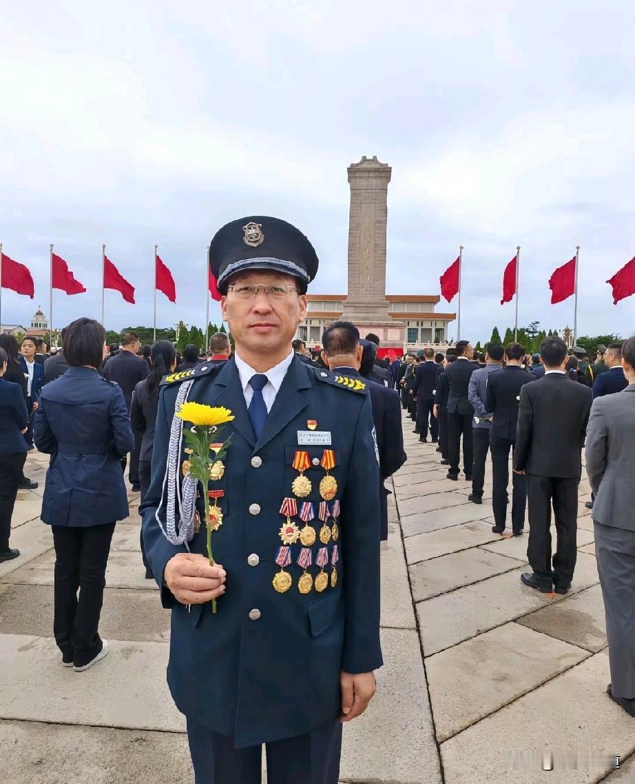这不仅是北京“第一”保安，极有可能是中国“第一”保安，第一为什么打引号呢？并不是