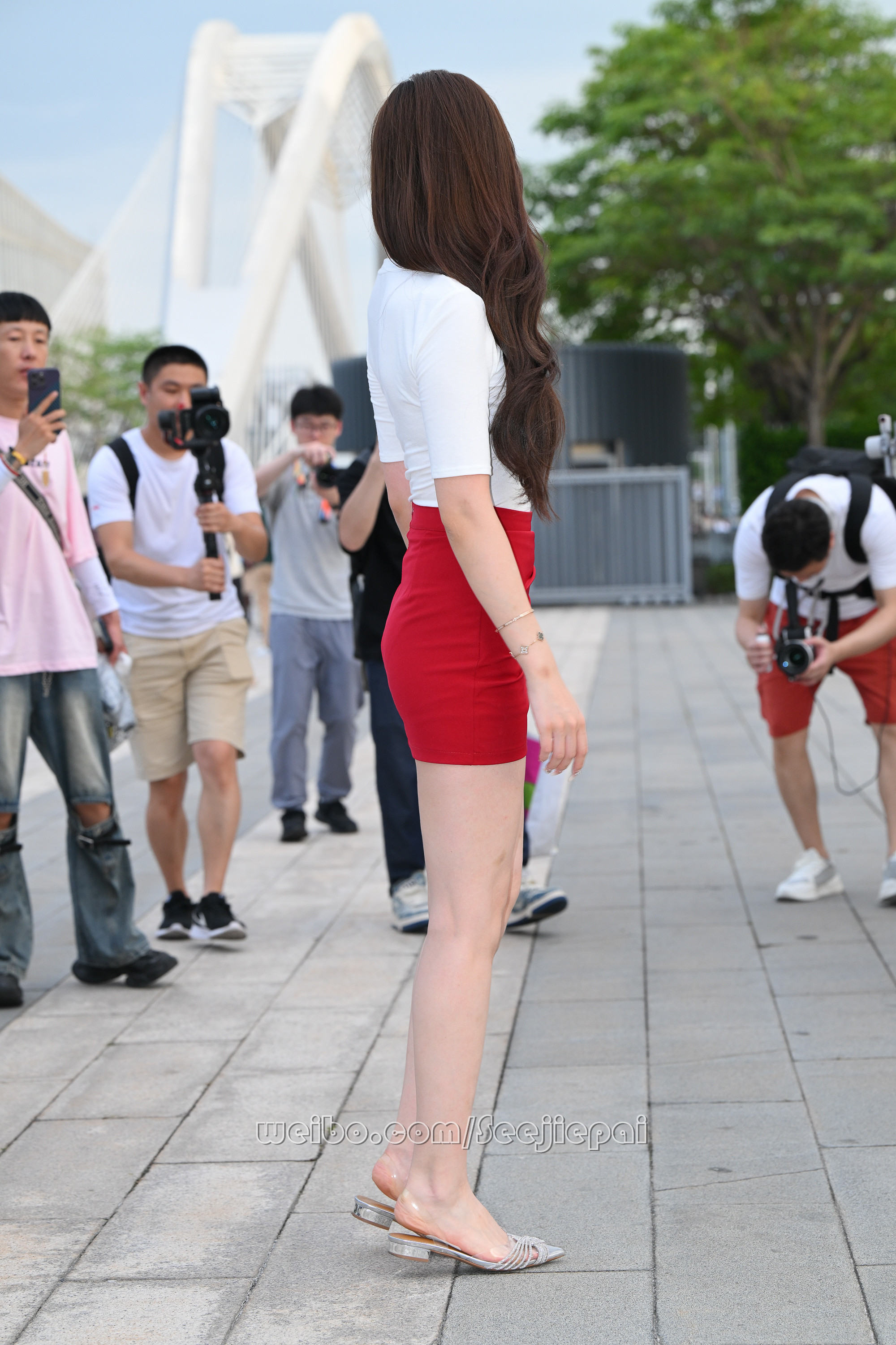 红色短裙精致靓丽~~