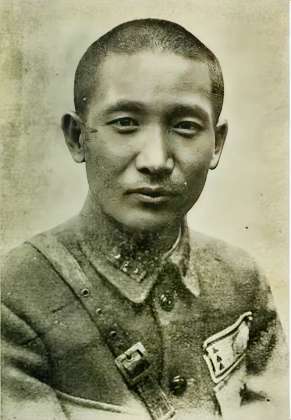 1949年，张治中因缺钱，就让儿子去找傅作义借钱，此事被周总理知道后，周总理说：