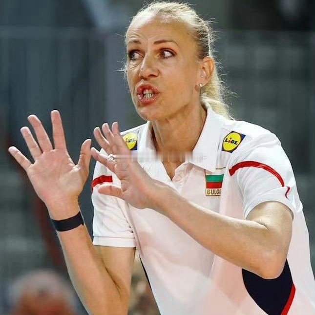 2025女排世锦赛保加利亚🇧🇬女排主教练安东尼亚.泽托亚下课！！！有些主力