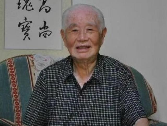 1945年10月，阎锡山的侍从秘书李蓼源被从办公室带走，上车后直接开到荒郊，在那