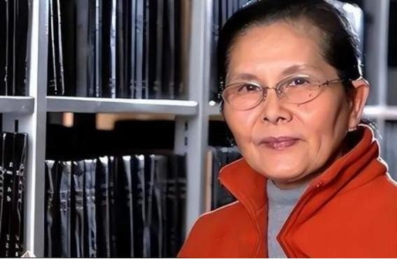 我国顶尖半导体教授李爱珍，申请中科院院士被淘汰，不料2007年，她竟然摇身一变成