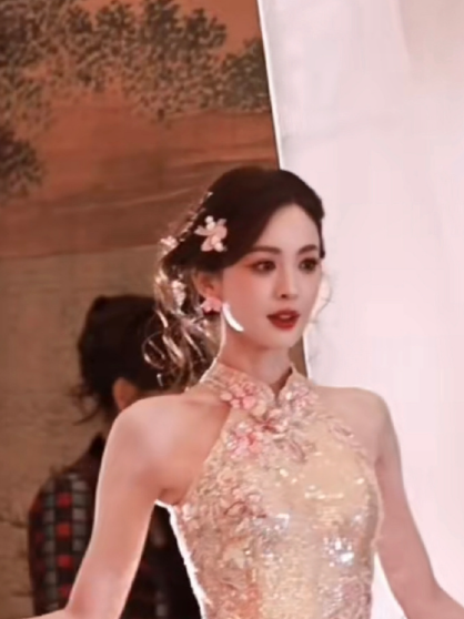 娜扎《玉茗茶骨》首映礼直拍，帘子一掀开美一大跳！​​​