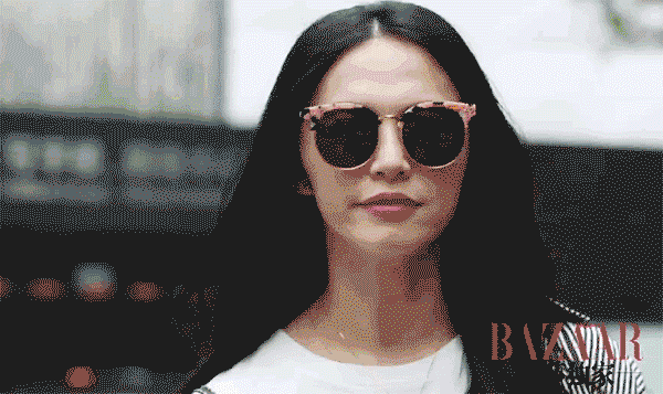 姚晨用吊带裙就能凹出最性感造型!