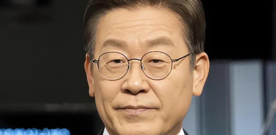 释放尹锡悦和金建希，可以保全韩国的国家形象。不知道李在明是否注意到，尹锡悦越是狼