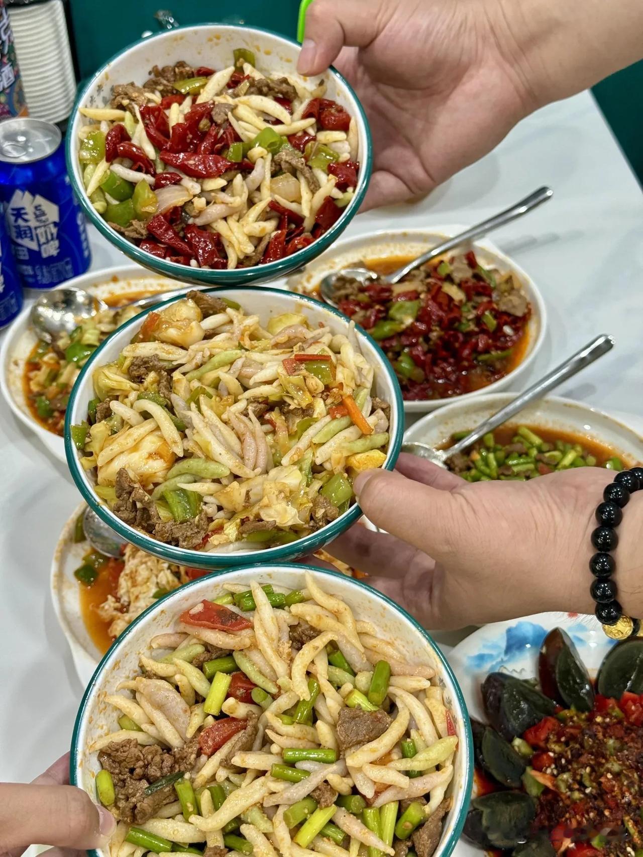 被新疆搓鱼子勾魂的一天！被新疆搓鱼子勾魂的一天！手工现搓的快乐谁懂啊✨新疆师