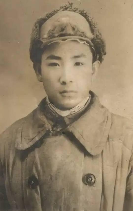 抗美援朝空军英雄刘德林烈士，1925年出生于河北省平山县北冶村，1945年9月参