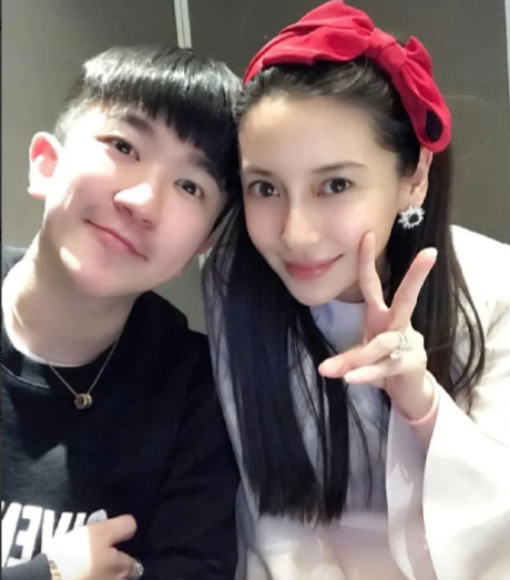 我好像有点儿理解黄晓明了杨颖哪哪都好但是她有一个很要命的问题，那就是和朋友太