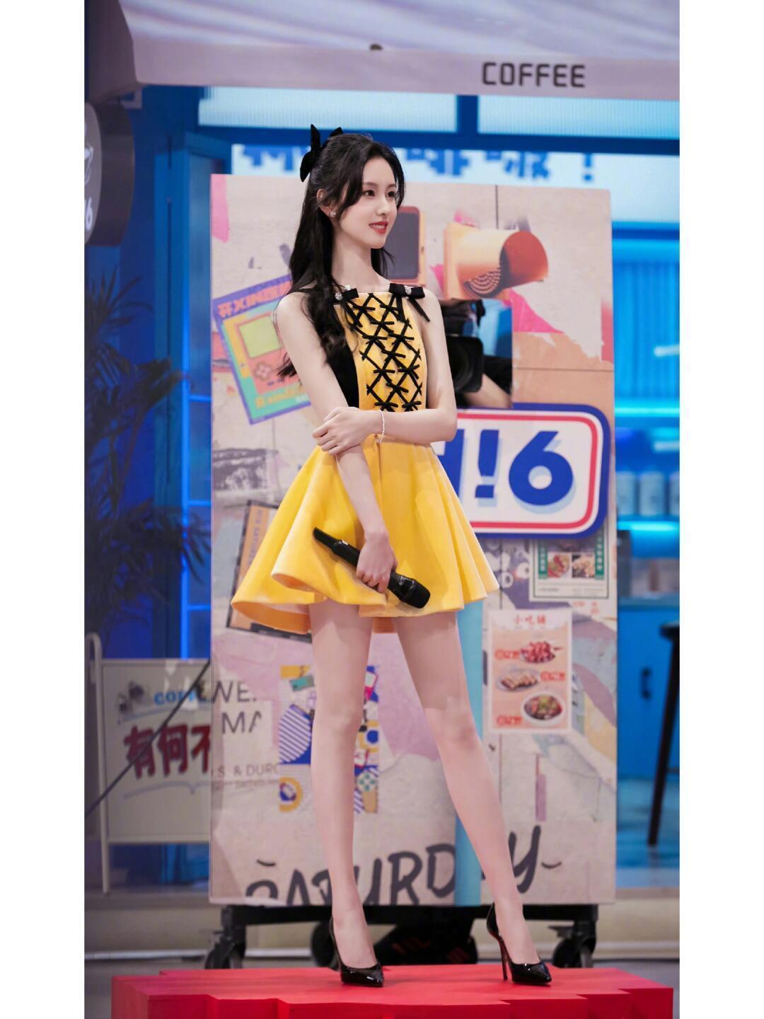 陈都灵穿高跟鞋给我一种特别的感觉​​​