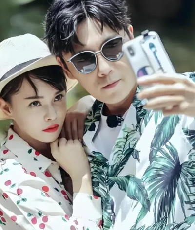 秦昊两口子可真有意思，倒不是说他带老婆孩子去欧洲度假，也不是说两口子去看
