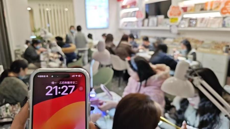 年味一到，消费“四大金刚”可就火起来了，就拿美业来说，那订单直接翻倍增长。春节前