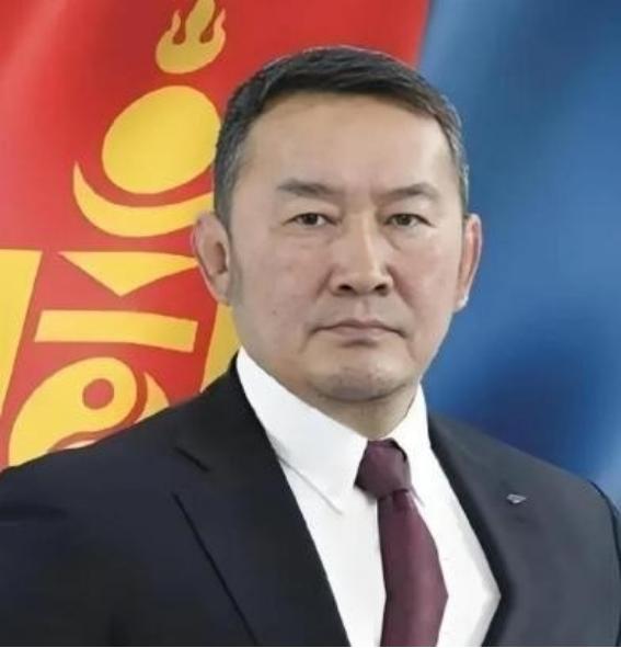 外蒙为什么反华？说白了，面子上挂不住。内蒙古一个区，人口比外蒙全国还多，GDP更