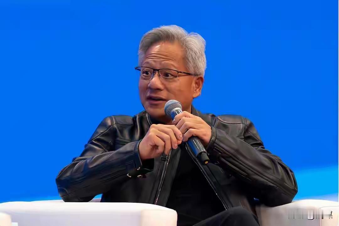 特朗普输了个精光，美国最强劲敌出现，并非中俄，黄仁勋一针见血中方拒买美国次级