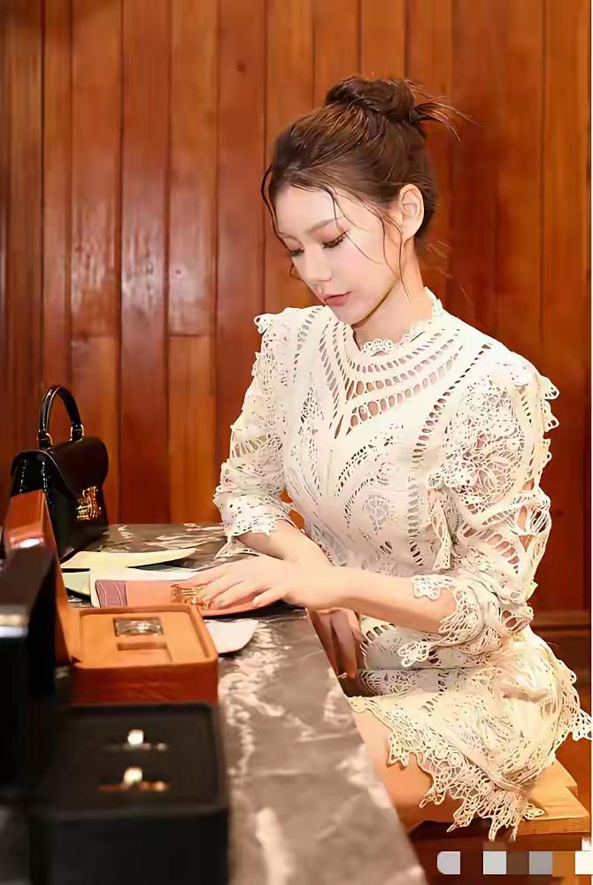 小梅哪里来的优越感，她做很多事情，都是按计划进行。不急，她就是觉得该做的就做，不