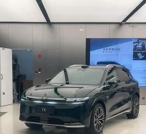 极氪直接成了行业良心！极氪直接给车主吃了三颗定心丸，一是全系车型提供三电不限里程