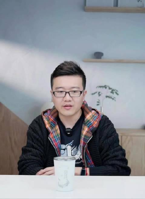 莱维太敢说了，直言：蒯曼单打的路已经被堵死了，目前只有一个人能救她，由于