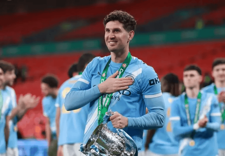 TA: 至少一家因伤病史放弃斯通斯;他和瓜帅就训练有所分歧