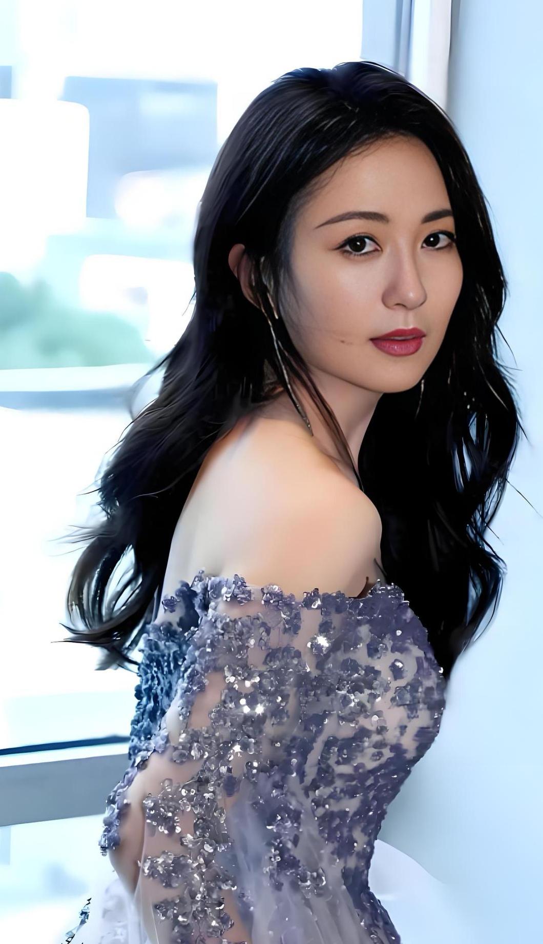 杨童舒天生丽质，韵味十足我喜欢影视演员杨童舒，印象最深的是2025年央视热播