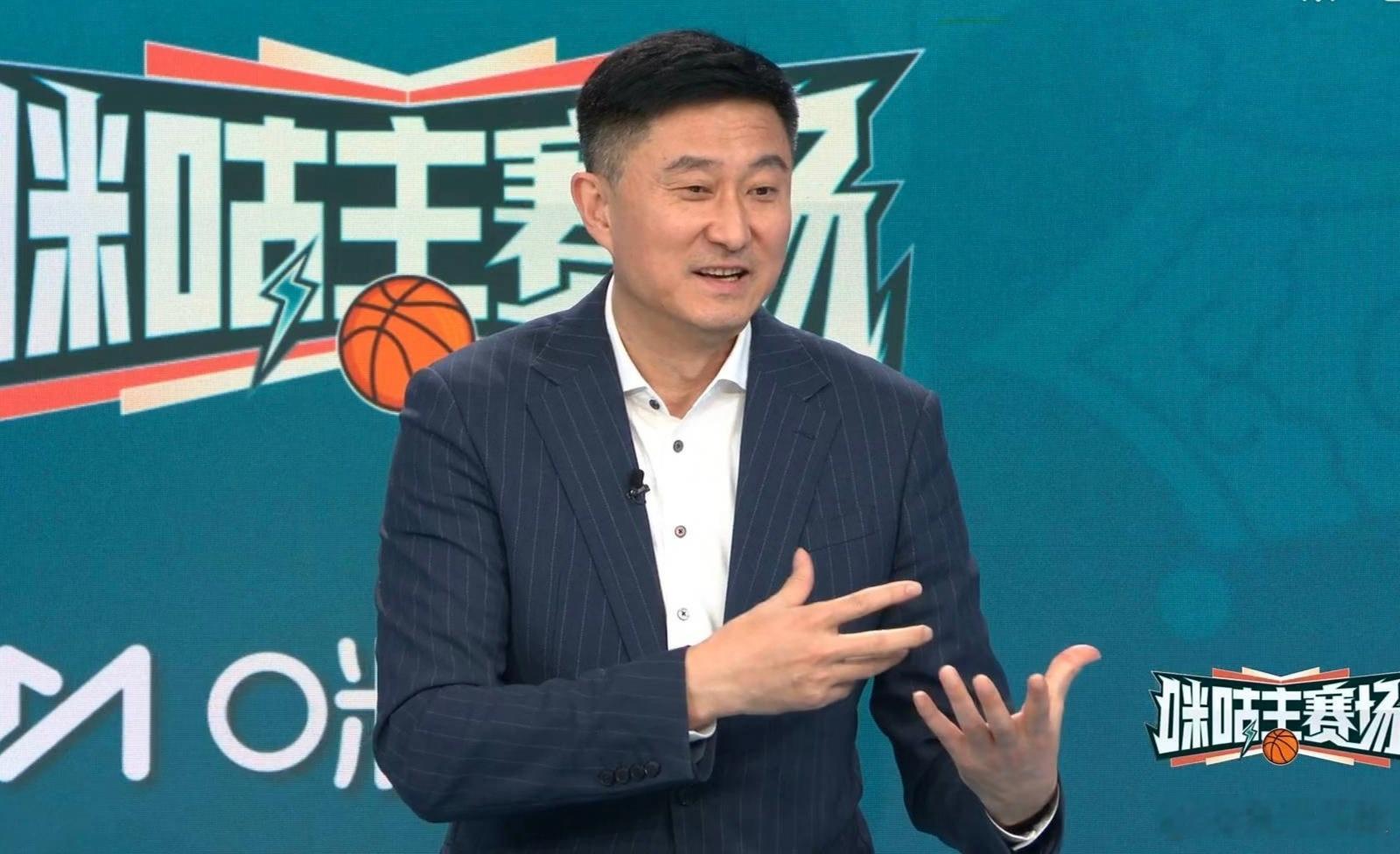 没记错上一次杜锋指导带队打世预赛可是8胜2负，两负都只是输给澳大利亚，面对亚洲队