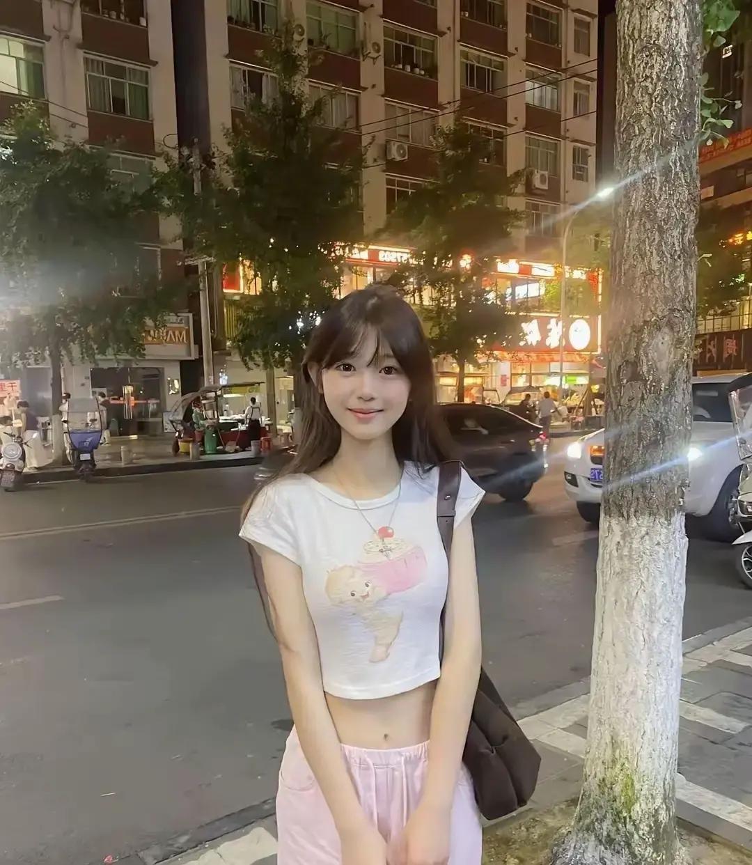 带那个在县城开了十家汽车保养店的富二代男友回家，结果他差点跟我爸在客厅动手，我妈