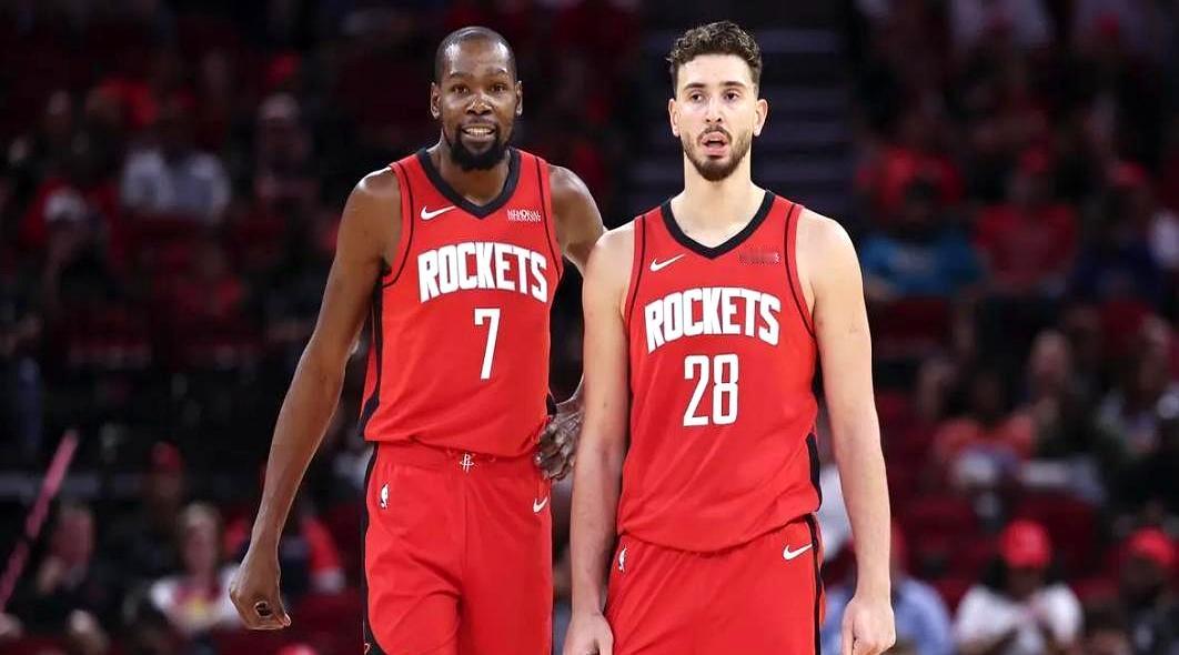 11月25日，火箭队喜迎3个实打实的利好消息杜兰特回归补进攻短板，泰特下