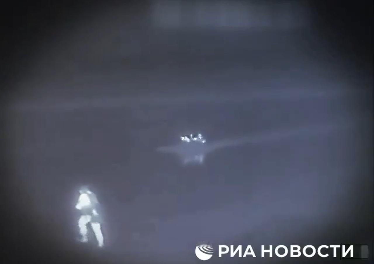 据俄罗斯新闻社援引俄罗斯执法机构的消息报道，五名在赫尔松方向的乌克兰武装分子放下