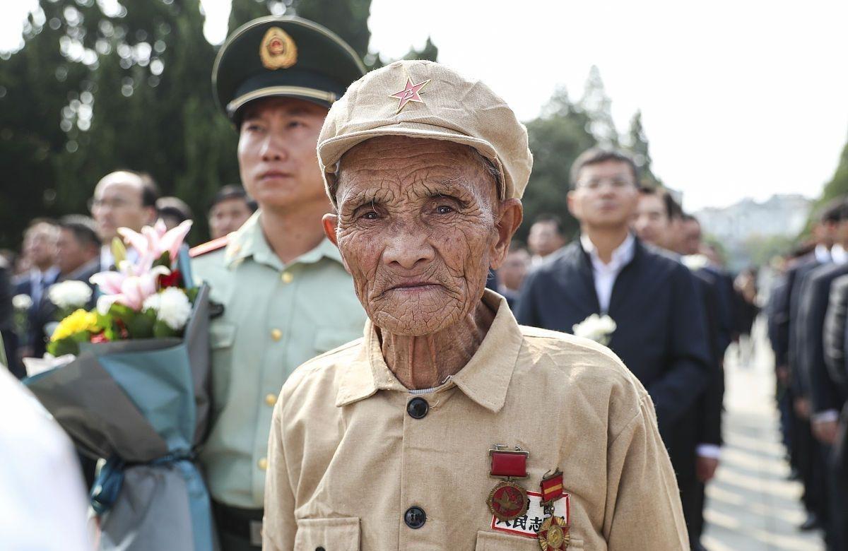 为什么当年那些走完长征的革命先辈，最后大多都能长寿，活到八九十岁，甚至过百岁？