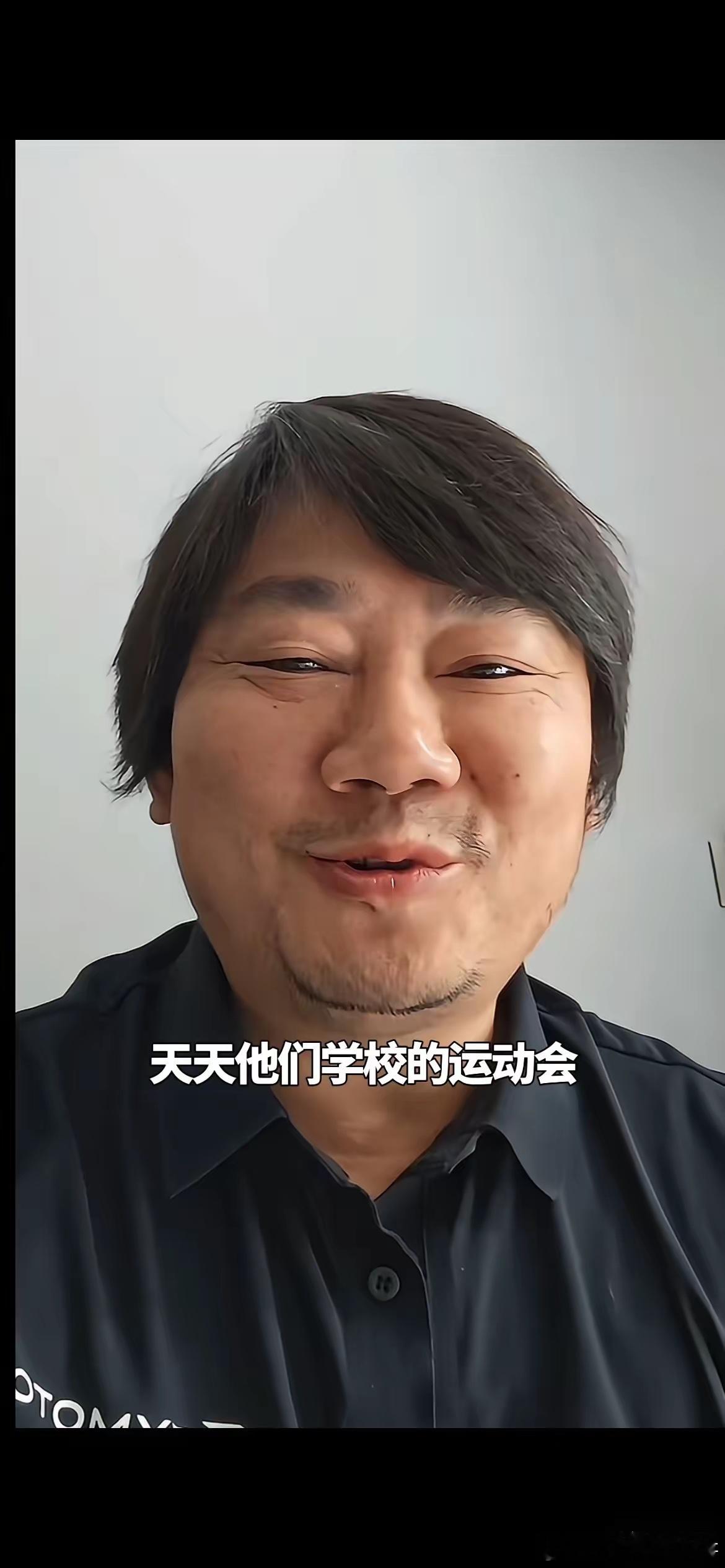 张雪2011年的结婚照，很青涩啊！