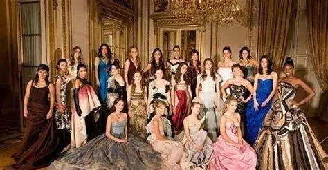 为何西方有很多生育十几个孩子的王后，而东方很少有这样的后妃？西方王后的子宫首先