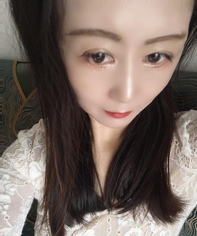 活了半辈子才明白的事：手机就选苹果，油车就选丰田，电车就选特斯拉，混动就选丰田，