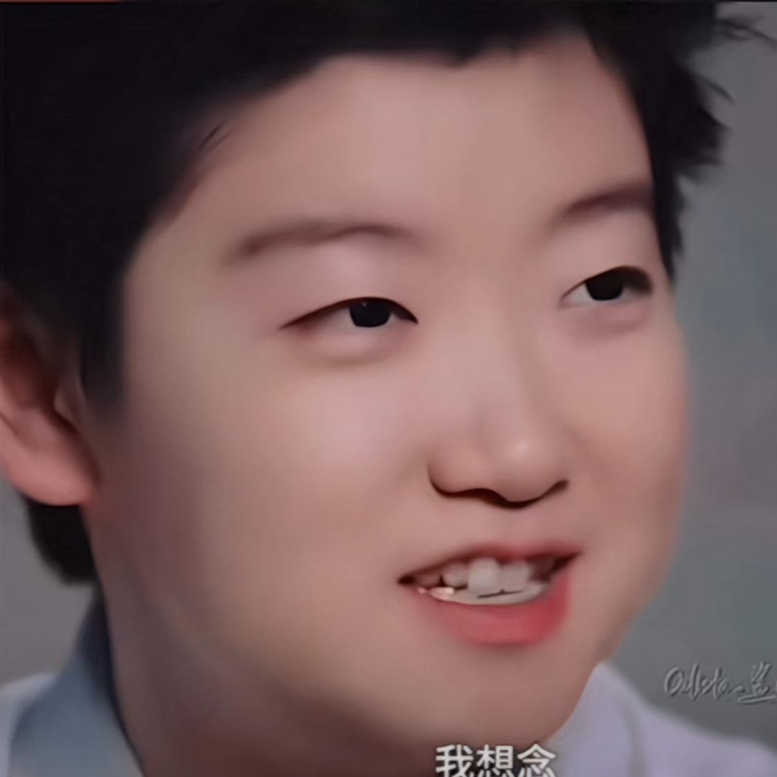 妈妈：莎莎你要回家了吗？莎、嗯，妈妈，正好休两天，我想你了，想爸爸了。妈妈