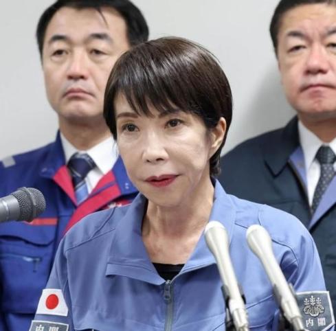 满世界瞎折腾！找越南、拉俄罗斯，高市早苗费这么大劲图啥？说白了就是死要面子：当初