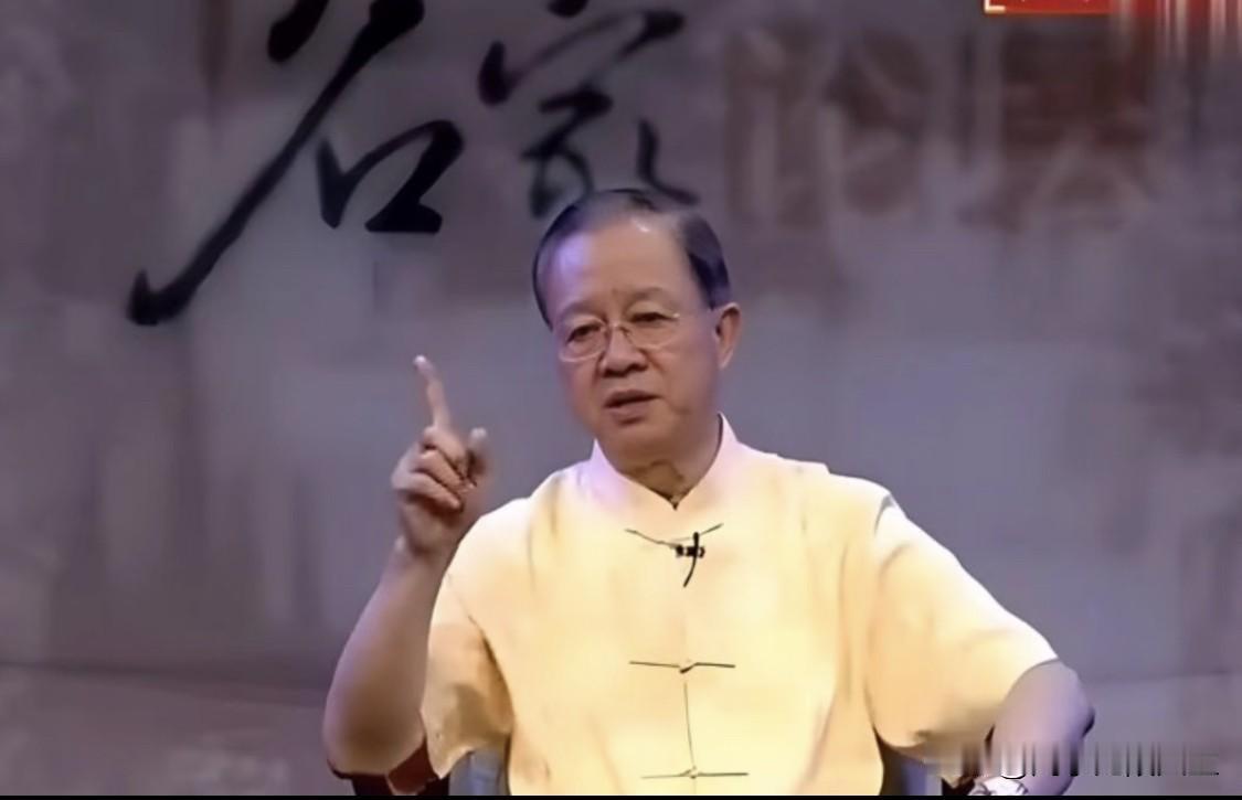 曾仕强教授说：“对付小人，不用赶尽杀绝，一个字就够了！这个字就是'化'。”