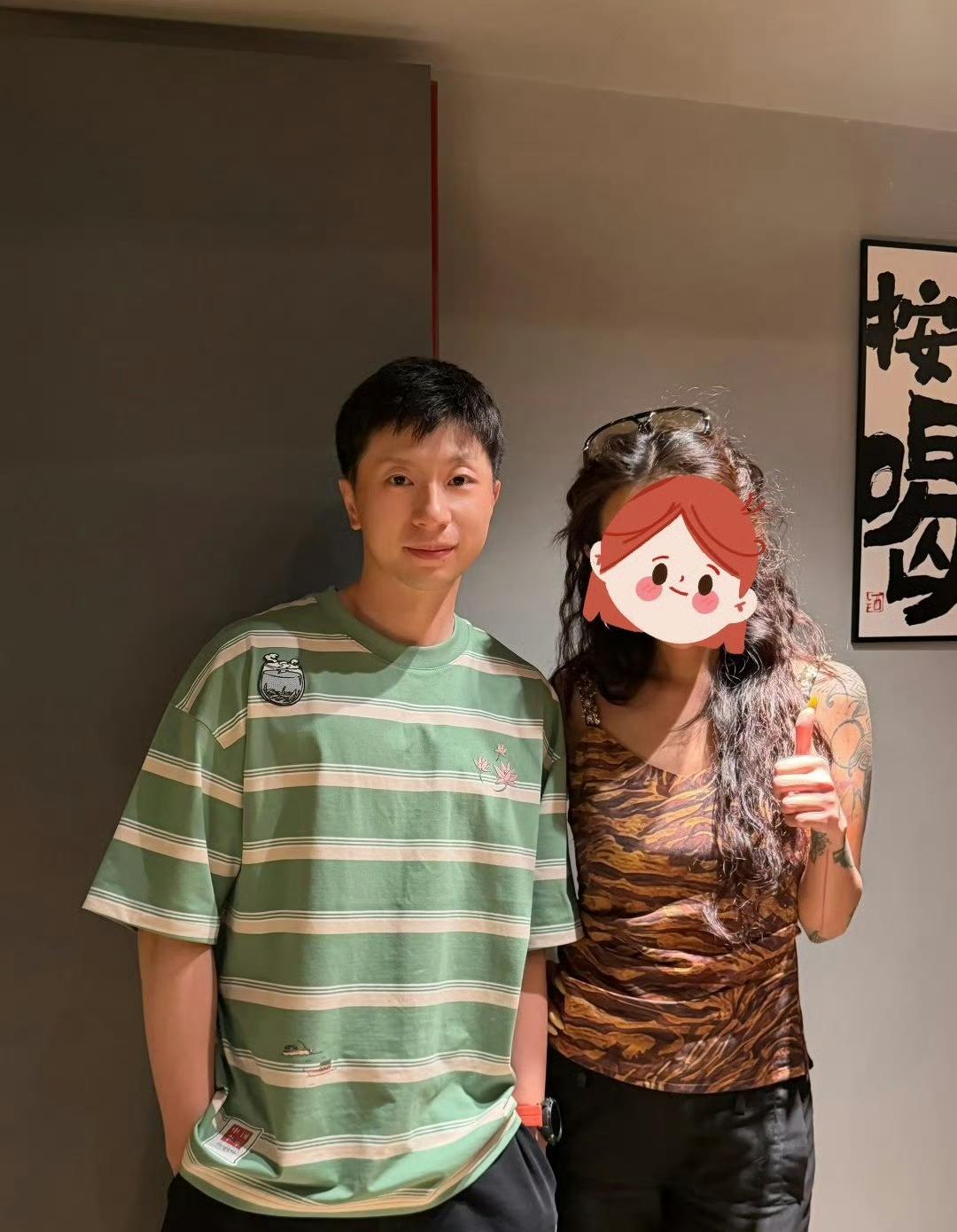 马龙近况！在伦敦坐镇国乒男队世乒赛场外，为国乒男队最终夺冠也贡献自己力量的马龙也