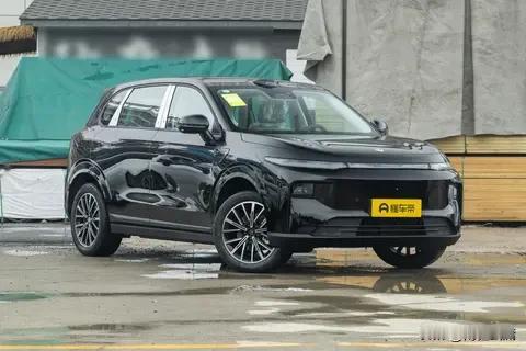 零跑B10车主自述：10万级宝藏SUV，里外都藏着惊喜作为零跑B10的车主