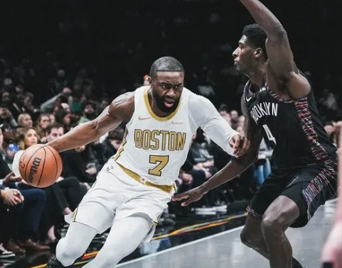 NBA常规赛，凯尔特人客场双加时130-126击败篮网。全场比赛，凯尔特人前锋