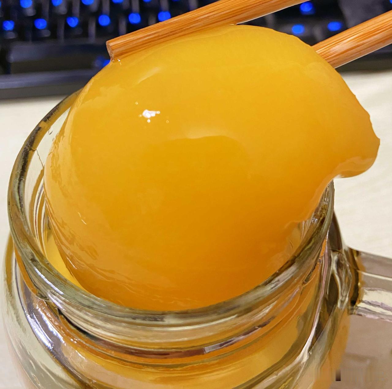 夏天热，所以要补充水分，不过总喝水又有点寡淡，于是就需要吃点甜甜的水果。先来