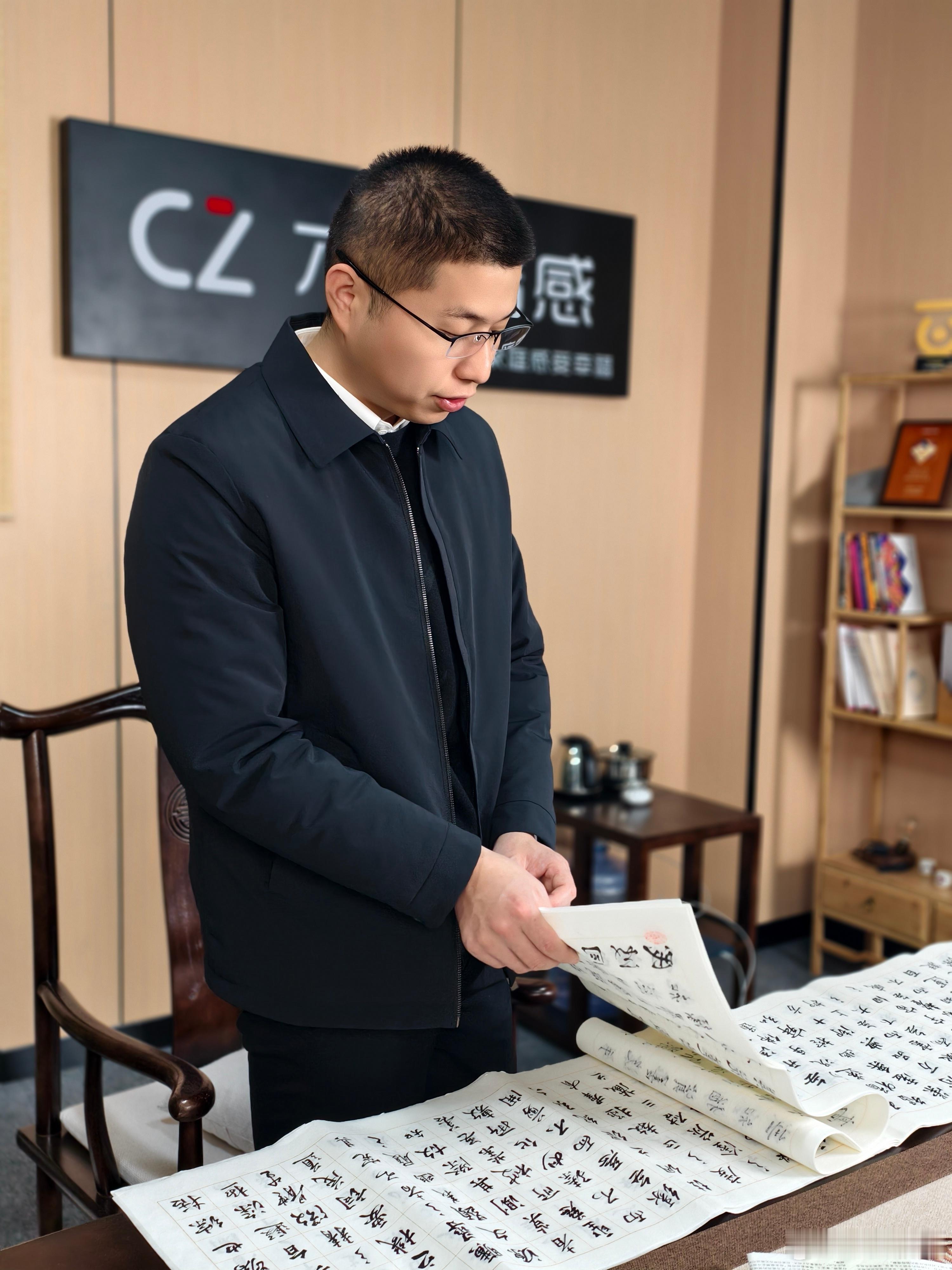 男人有这3个反应，就是真心喜欢你在我十来年的婚姻情感咨询工作中，发现很多女性朋友