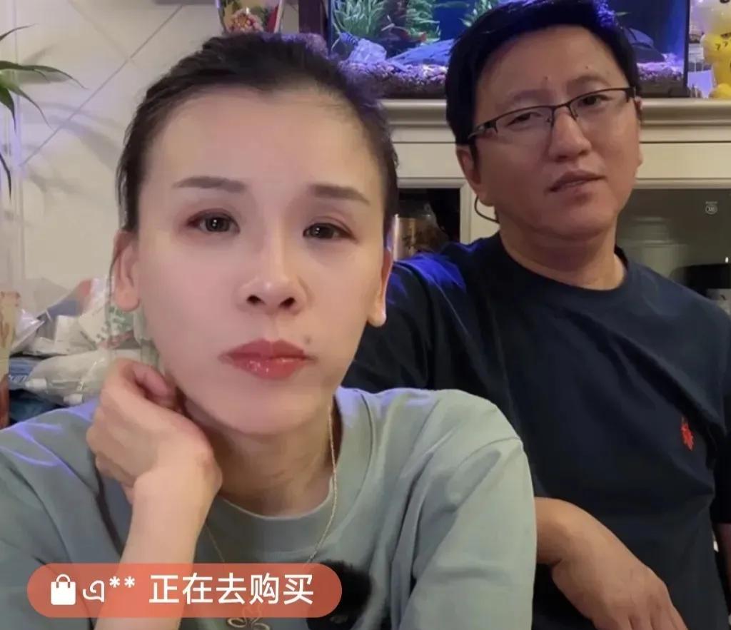 黄健真的挺重情义的，1998年桑兰就瘫痪了，可是一直不分手，2013年还结婚了。