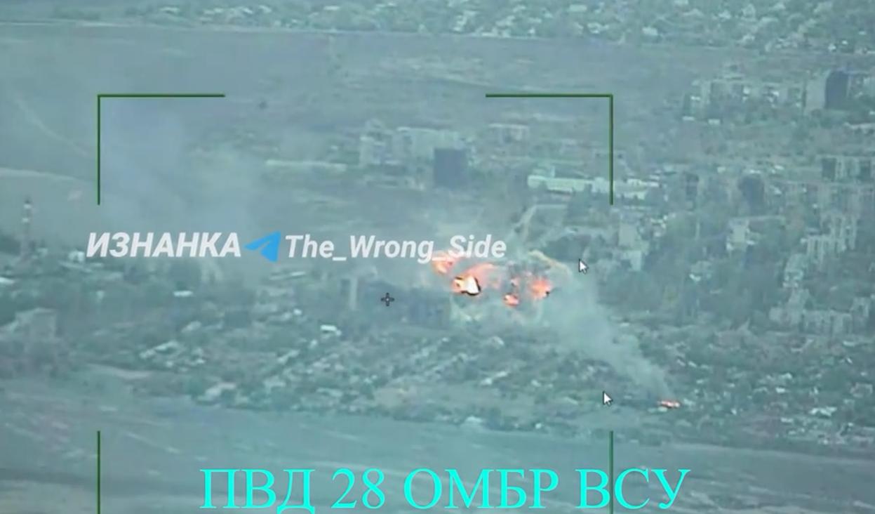 康斯坦丁诺夫卡阵地西面这个地方，乌军守军是犯了什么天条吗？俄军3吨级重型航空炸弹