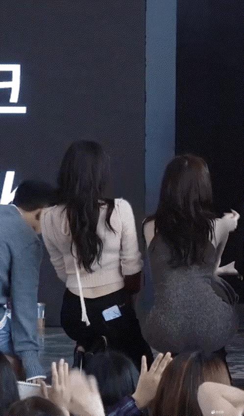 看背影迷倒千军万马[滑稽笑]