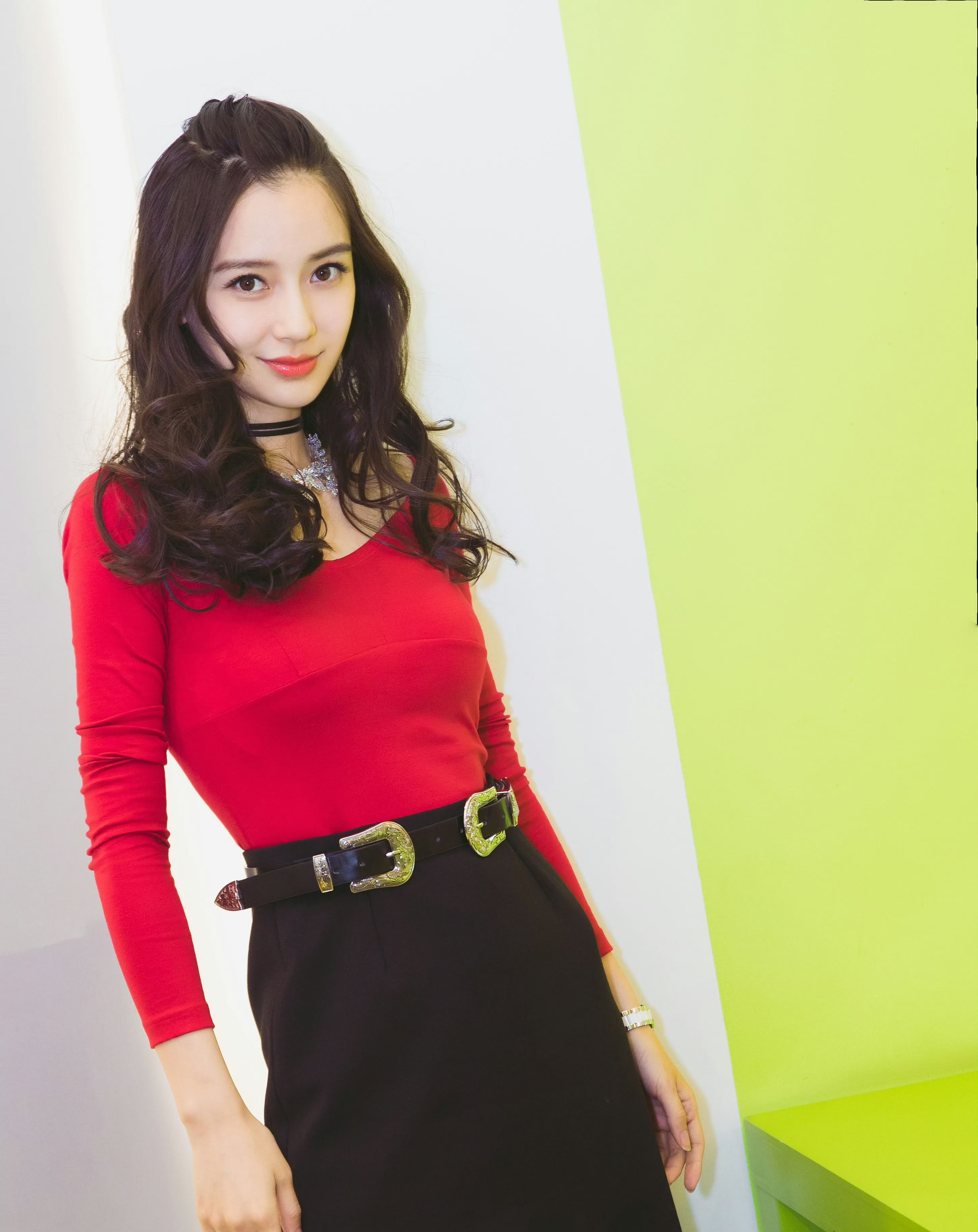 杨颖angelababy短裙写真！