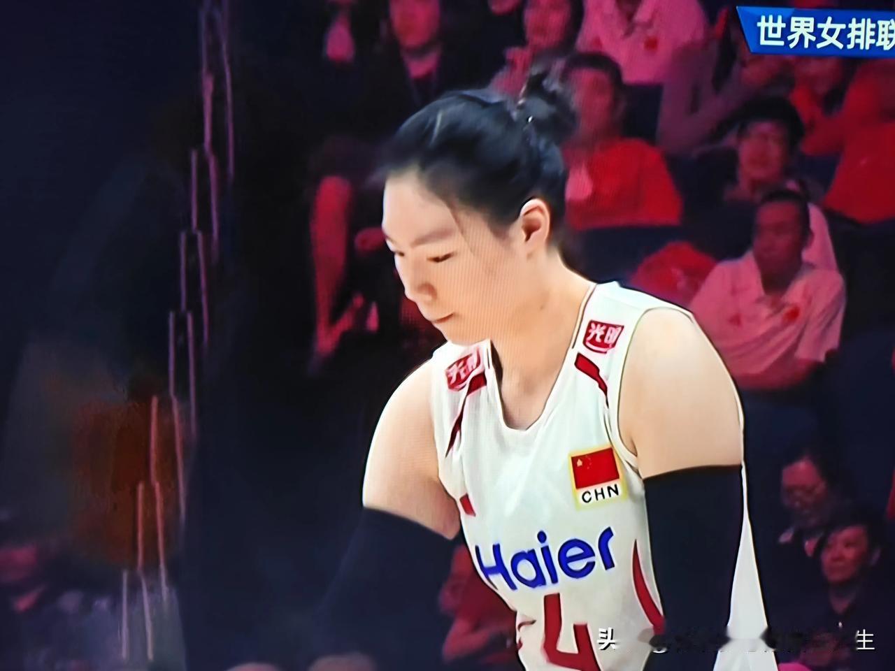 不出意外，董禹晗没有出现在女排亚锦赛名单里，而大出意外的是张籽萱也落选了。