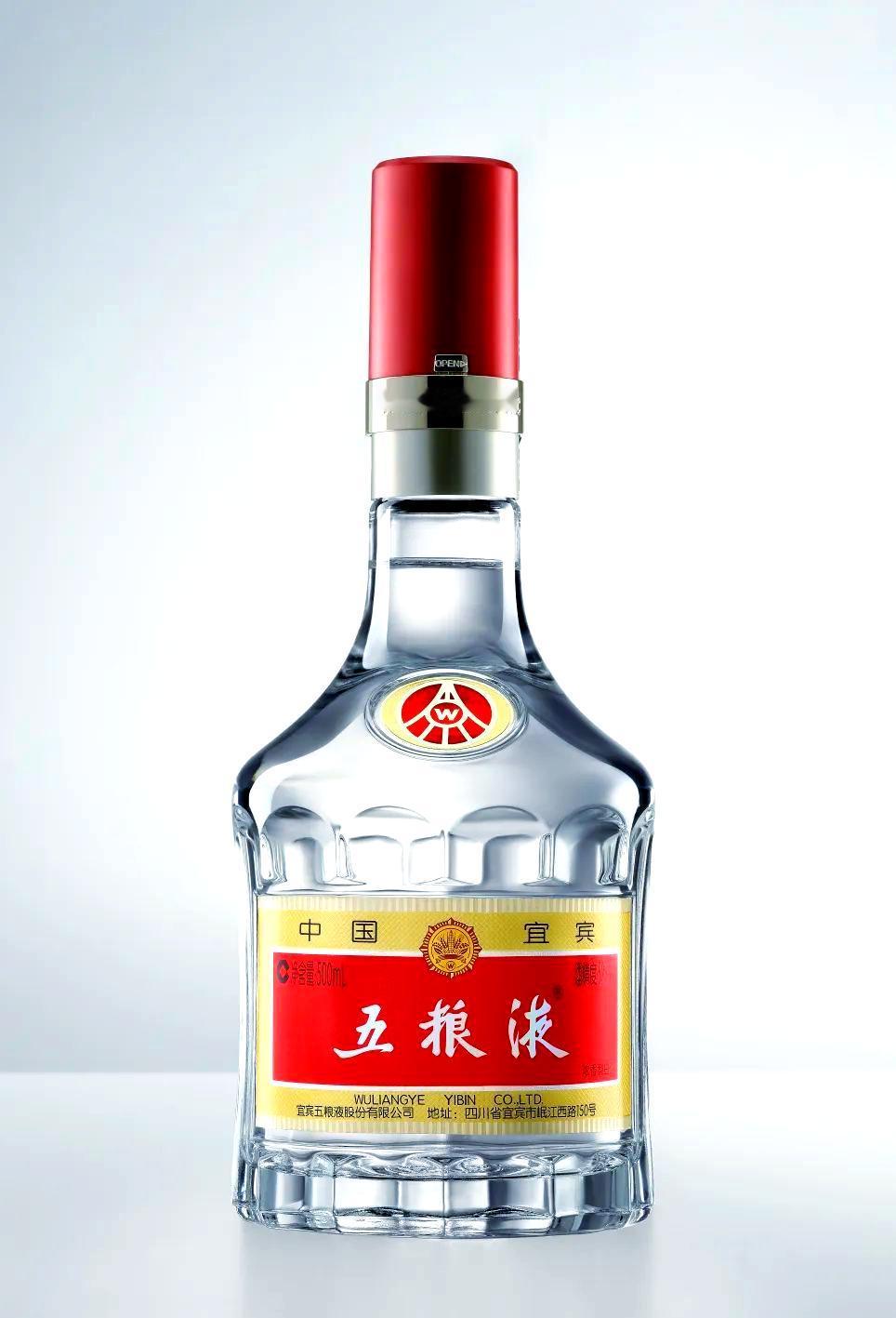最近白酒圈出了个大新闻！五粮液给经销商下了通知，第八代五粮液不准再低于800块