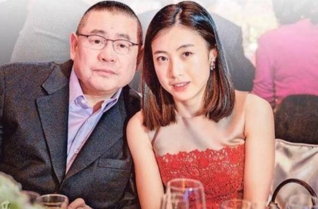 2017年，做完一场耗资3亿港元的换肾手术后，66岁的刘銮雄躺在病床上，淡淡地说