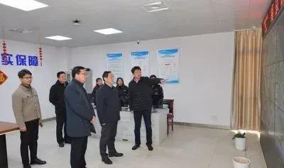 遇到一个办事拖拉的领导是什么样的体验？别的领导在问题没发生之前就会预判到，早早