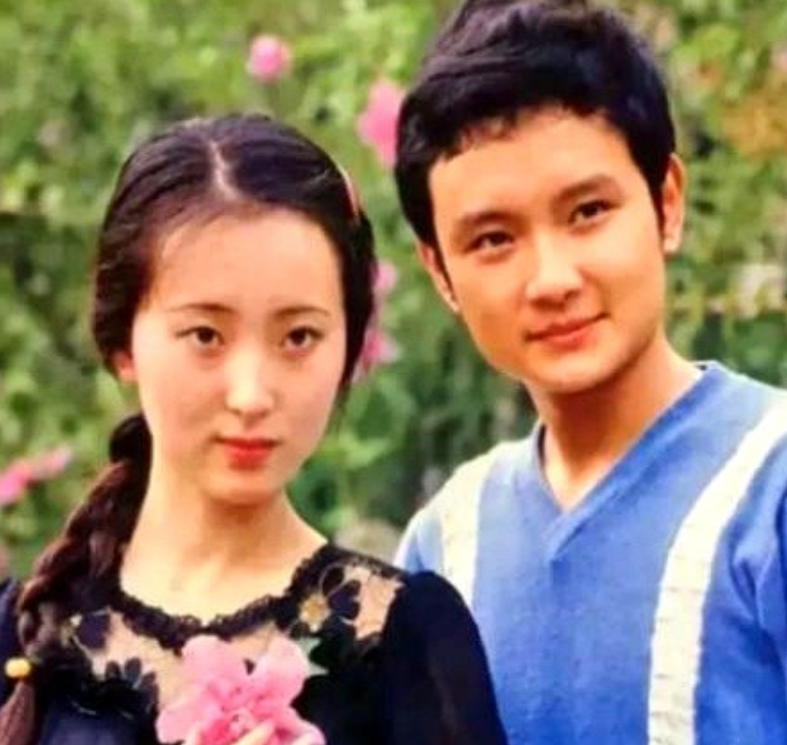 2007年，“林黛玉”陈晓旭去世，有人给“贾宝玉”欧阳奋强打电话，让他来参加葬礼