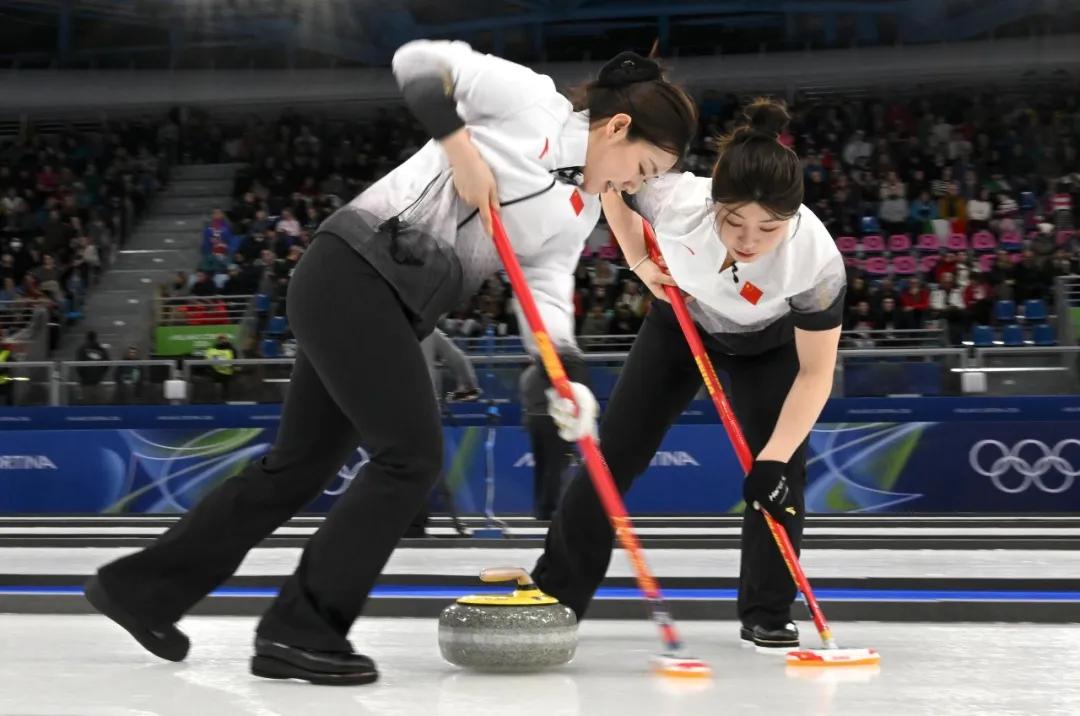 5-6惜败！中国女子冰壶遭美国逆转太遗憾，半场4-1领先却痛失好局米兰冬奥